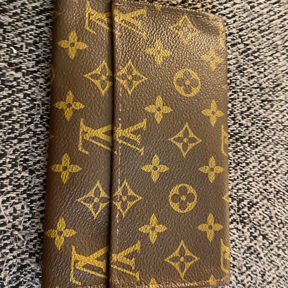Tru fold vintage Louis wallet